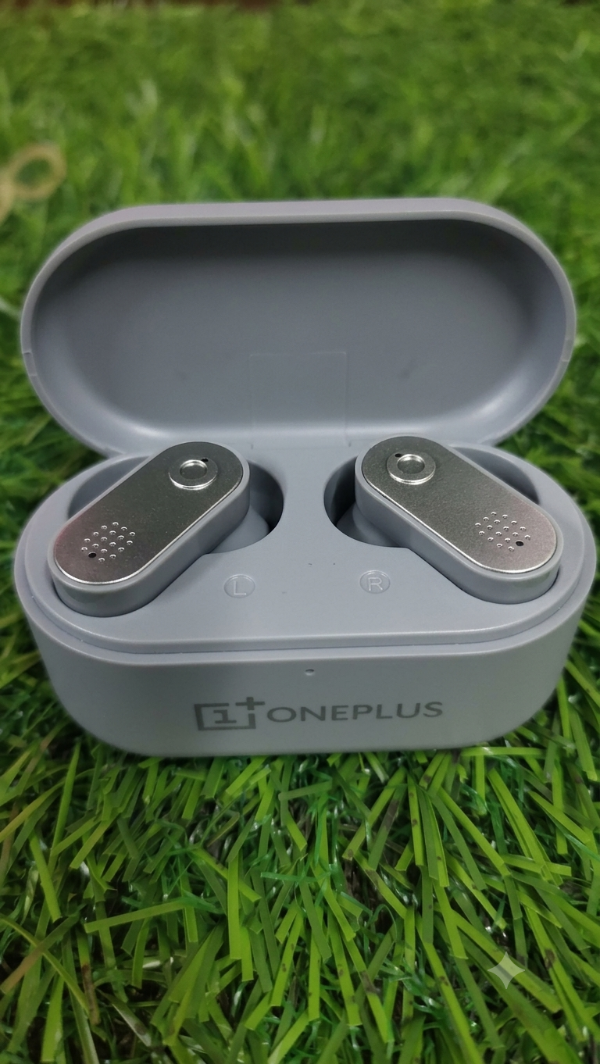 OnePlus Nord Buds 3r TWS Earbuds up to 54 Hours Playback, 2-mic Clear Calls, 3D Spatial Audio, 12.4mm Drivers, Dual-Device Connectivity, 47ms Low Latency