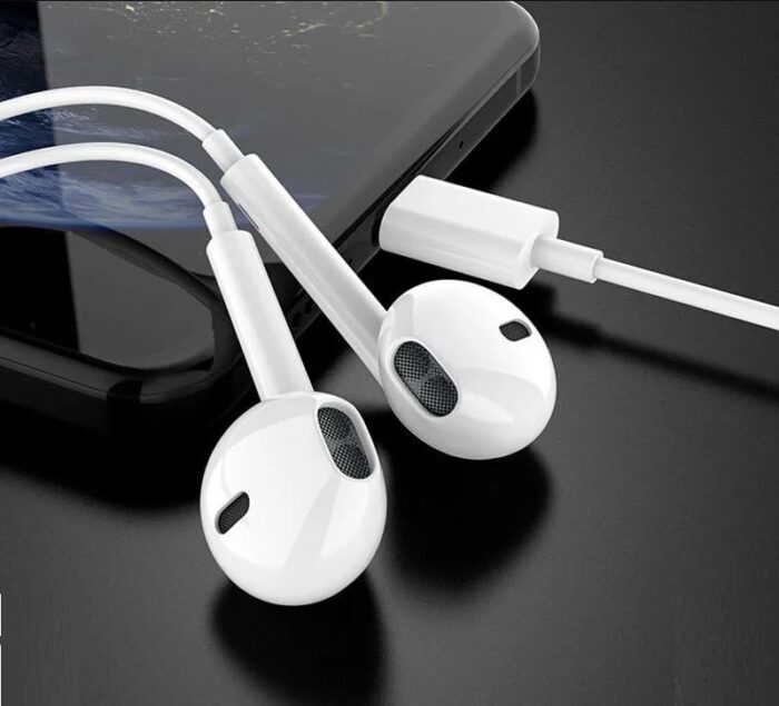 iPhone 15 Series Type-C HandsFree Earphone Wired with Microphone & Noise Cancelling in-Ear Headset Earbuds for iPhone 15/15 Plus/ 15 Pro/ 15 Pro Max Only - [White] - Image 4